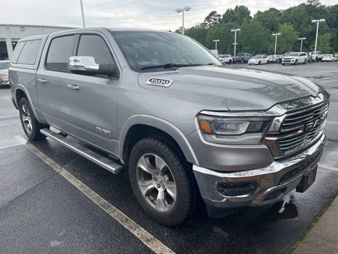Used 2019 RAM 1500 Laramie AWD/4WD image 2