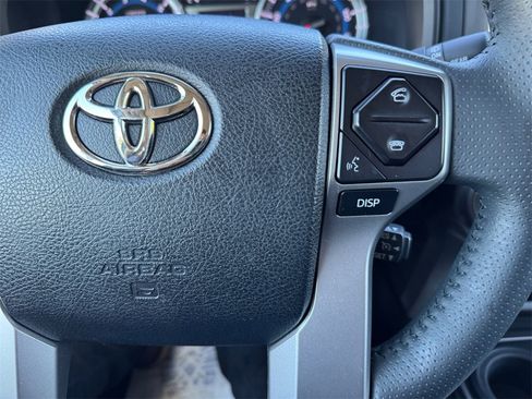 Used 2018 Toyota 4Runner SR5 Premium image 30