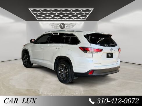 Used 2016 Toyota Highlander XLE FWD image 3