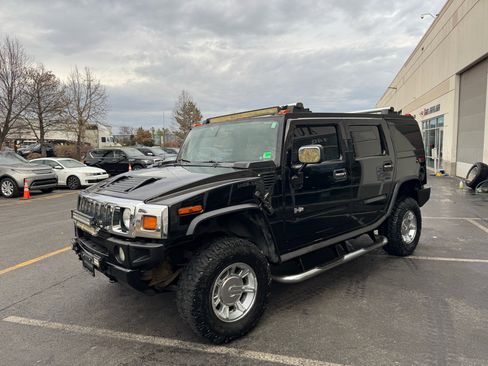 Used 2005 HUMMER H2 w/ Preferred Equipment Group image 9