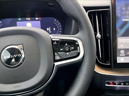 New 2026 Volvo XC60 B5 Core AWD/4WD image 18