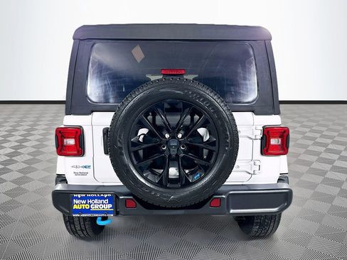 Used 2023 Jeep Wrangler Unlimited Sahara w/ Cold Weather Group AWD/4WD image 12