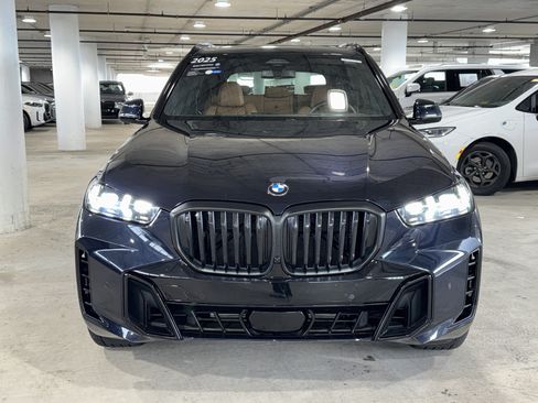 Used 2025 BMW X5 xDrive40i w/ M Sport Package AWD/4WD image 3