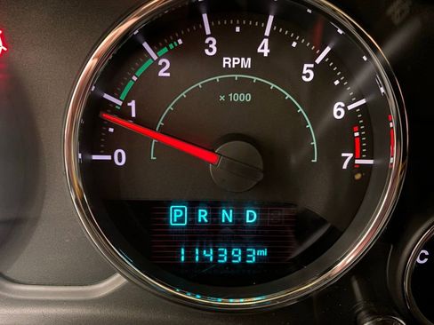 Used 2016 Jeep Wrangler Unlimited Rubicon w/ Connectivity Group AWD/4WD image 21