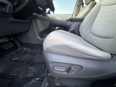 Used 2021 Toyota Sienna LE w/ LE Plus Package image 12