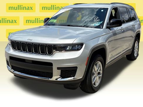 Used 2025 Jeep Grand Cherokee L Laredo w/ Trailer Tow Package RWD image 13