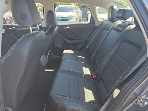 Used 2024 Volkswagen Jetta SE FWD image 11