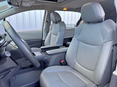 Used 2023 Toyota Sienna XLE w/ XLE Plus Package image 37