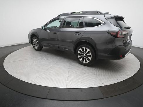 Used 2025 Subaru Outback Limited image 12