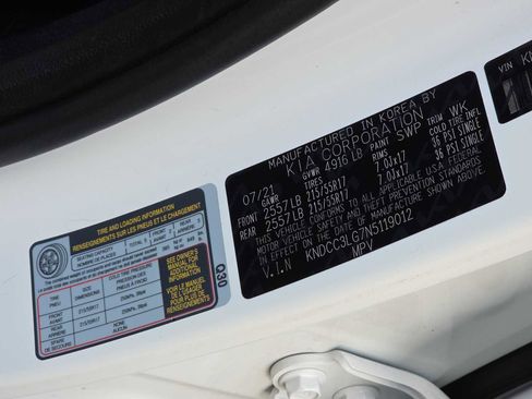 Used 2022 Kia Niro EX image 25