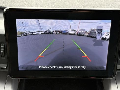 Used 2023 Ford Explorer XLT image 6