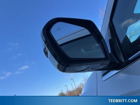 Used 2024 Ford Expedition XLT image 45