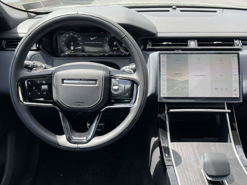 New 2026 Land Rover Range Rover Velar Dynamic SE AWD/4WD image 24