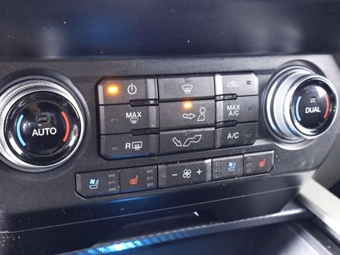 Used 2019 Ford F150 Lariat w/ Equipment Group 502A Luxury image 30