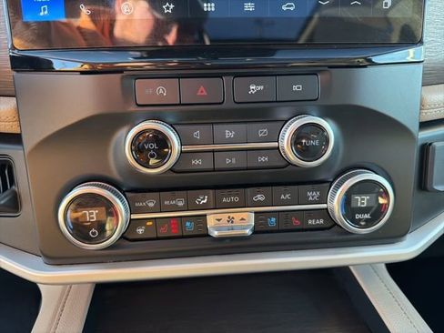 Used 2024 Ford Expedition Max Limited image 15