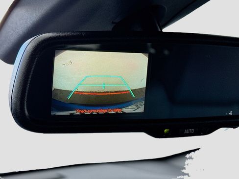 Used 2018 Toyota C-HR XLE image 10