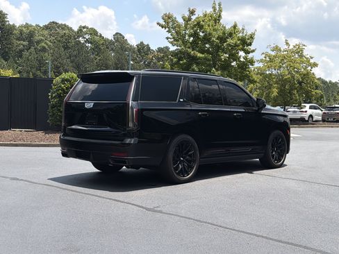 Used 2021 Cadillac Escalade Sport w/ Driver Assist Tech Package AWD/4WD image 3