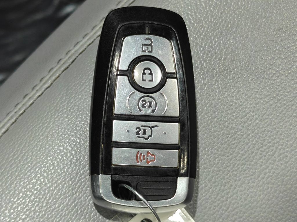 Used 2021 Ford Explorer XLT w/ Equipment Group 202A AWD/4WD image 15