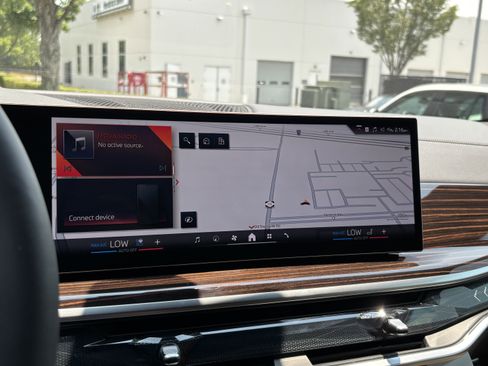 Used 2026 BMW X7 xDrive40i w/ M Sport Package image 27