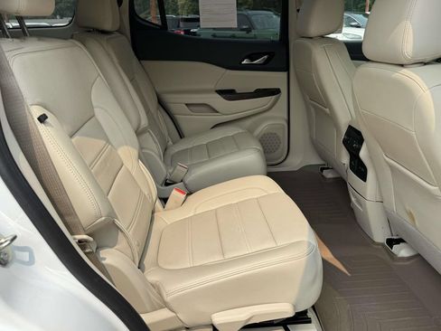 Used 2023 GMC Acadia Denali w/ Denali Ultimate Package FWD image 16