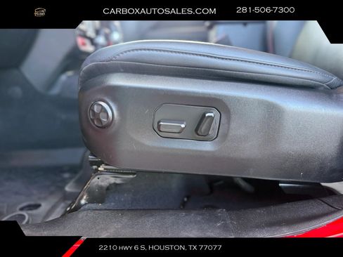 Used 2025 Jeep Wrangler Unlimited Rubicon AWD/4WD image 18