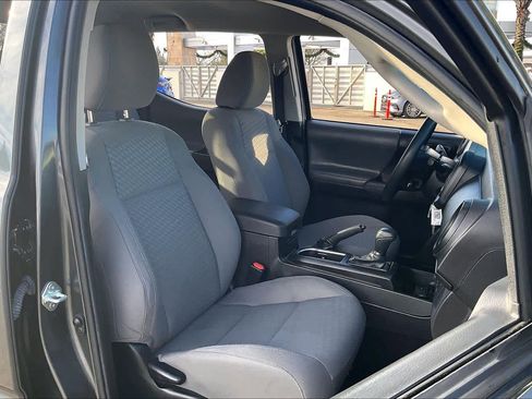 Used 2022 Toyota Tacoma SR image 10