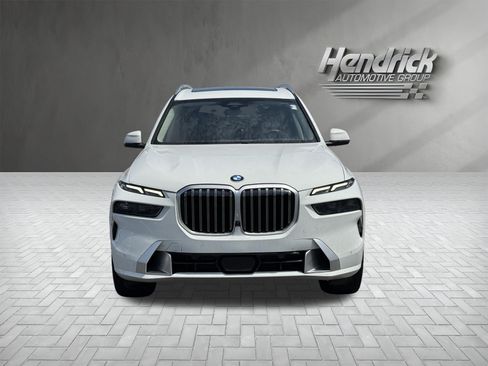 Used 2023 BMW X7 xDrive40i w/ Premium Package AWD/4WD image 3