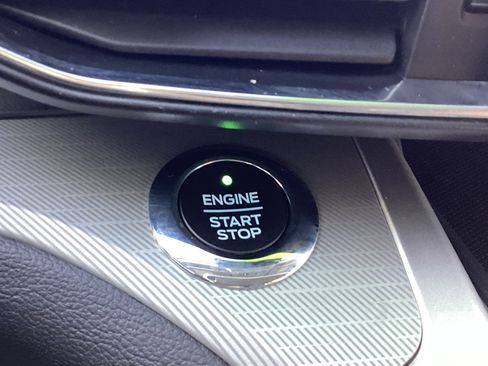 Used 2021 Ford Explorer XLT w/ Equipment Group 202A image 44