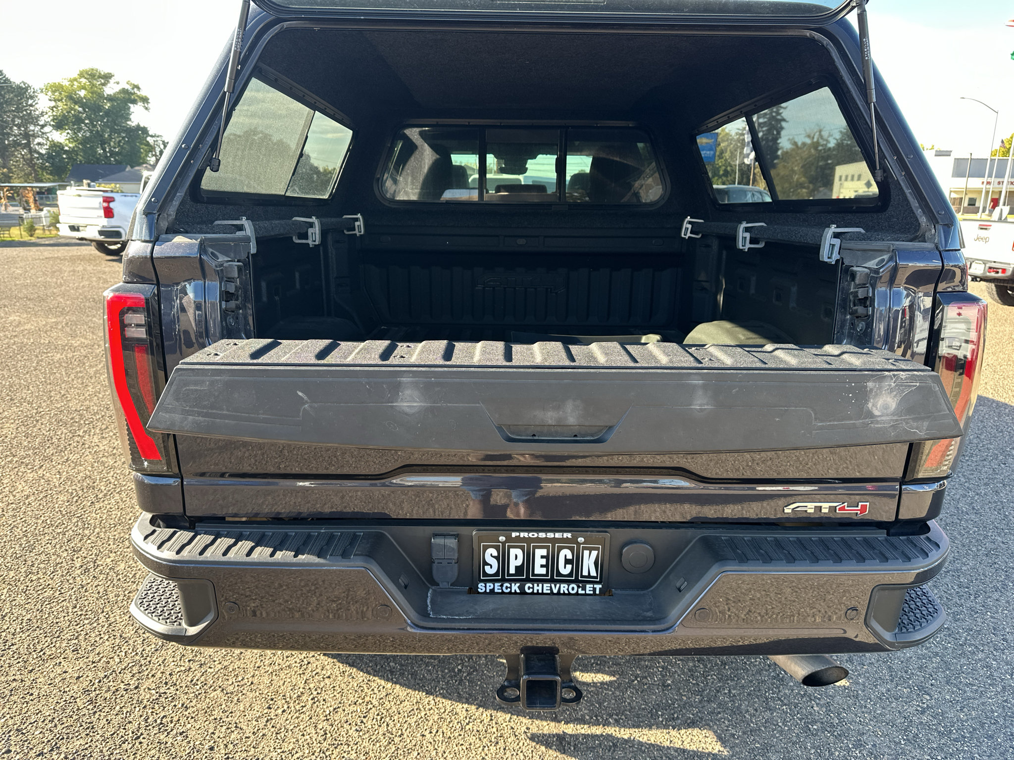 Used 2024 GMC Sierra 2500 AT4 w/ AT4 Premium Plus Package AWD/4WD image 14