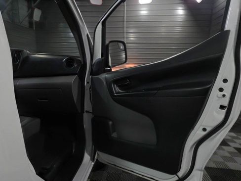 Used 2019 Nissan NV200 S w/ Cruise Control Package image 27
