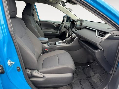 Used 2020 Toyota RAV4 LE w/ All Weather Liner Package AWD/4WD image 25