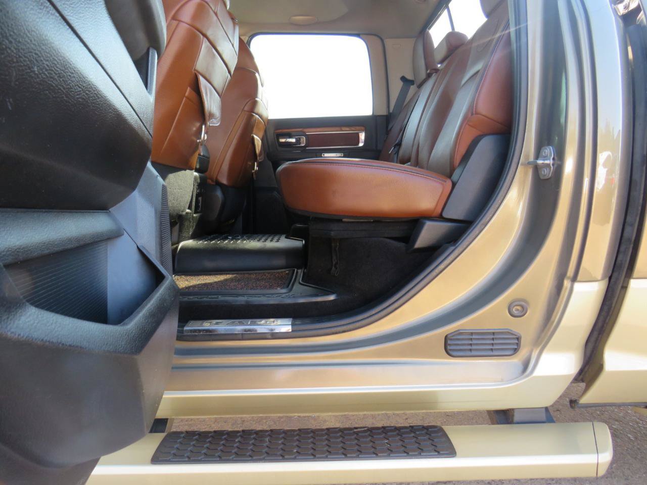 Used 2015 RAM 1500 Laramie Longhorn w/ Convenience Group AWD/4WD image 24