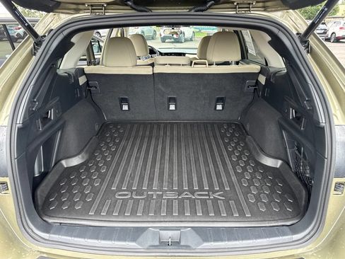 Used 2023 Subaru Outback Premium AWD/4WD image 12