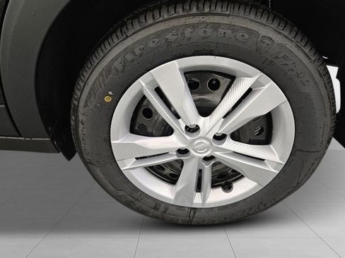 New 2025 Nissan Kicks Play S image 9