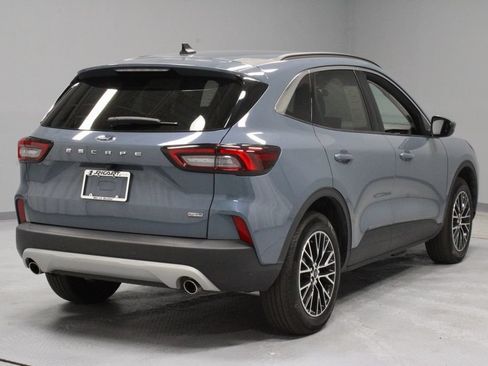 Certified 2023 Ford Escape SE FWD image 12