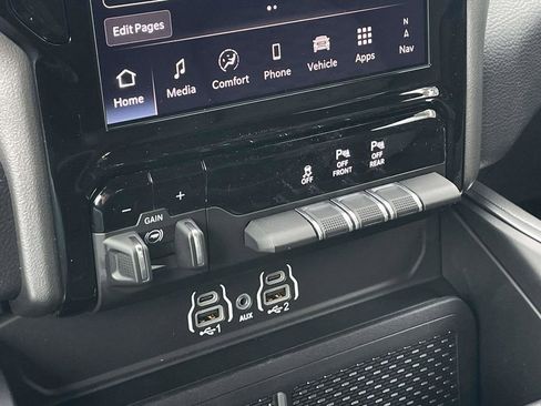 New 2026 RAM 1500 4x4 Crew Cab image 36