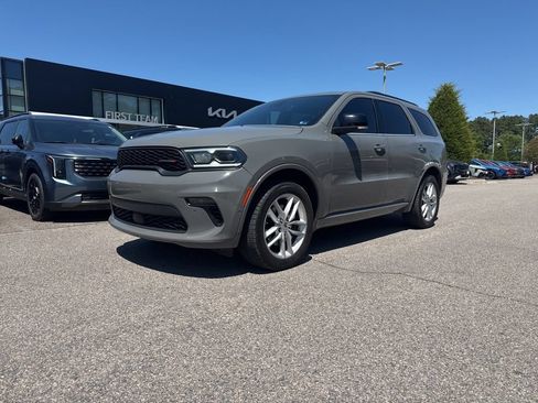 Used 2023 Dodge Durango GT AWD/4WD image 2