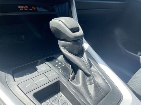 Used 2020 Toyota RAV4 LE FWD image 22