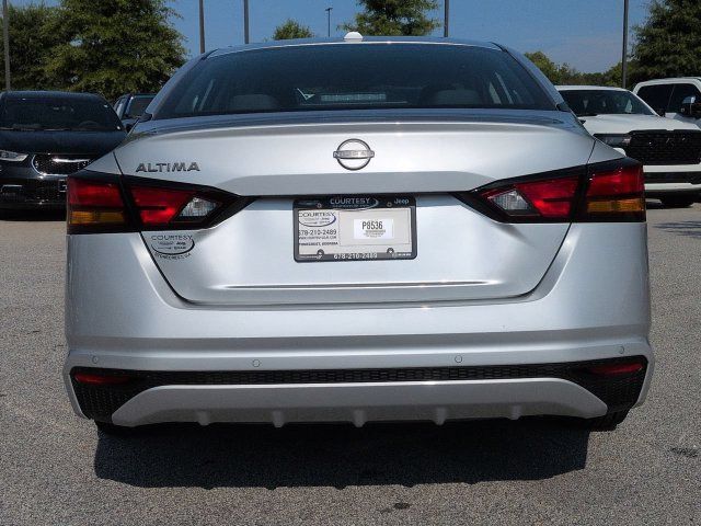 Used 2025 Nissan Altima 2.5 SV FWD image 5