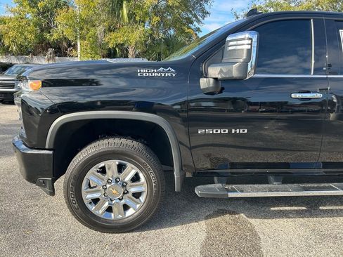 Used 2022 Chevrolet Silverado 2500 High Country w/ Z71 Off-Road Package image 10