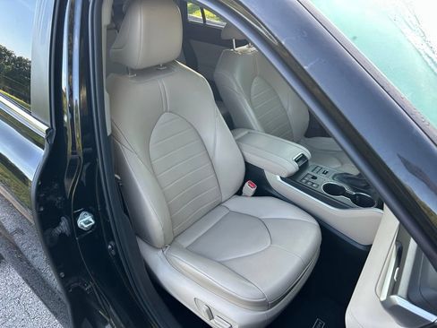 Used 2023 Toyota Highlander XLE AWD/4WD image 17