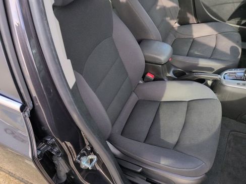 Used 2016 Chevrolet Cruze LT image 25