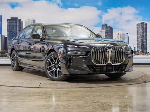 Used 2025 BMW 750e xDrive w/ Premium Package image 1