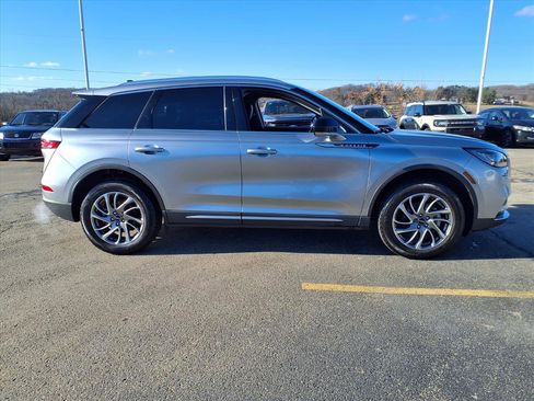 Used 2022 Lincoln Corsair AWD w/ Equipment Group 101A image 2