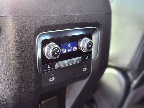 Used 2024 GMC Yukon AT4 w/ Technology Package image 15