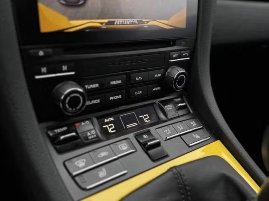 Used 2021 Porsche 718 Boxster S RWD image 25