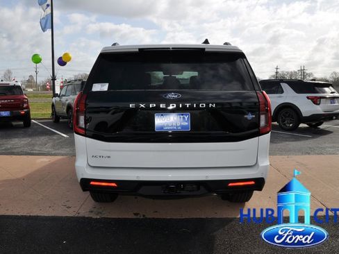 New 2026 Ford Expedition Active image 4