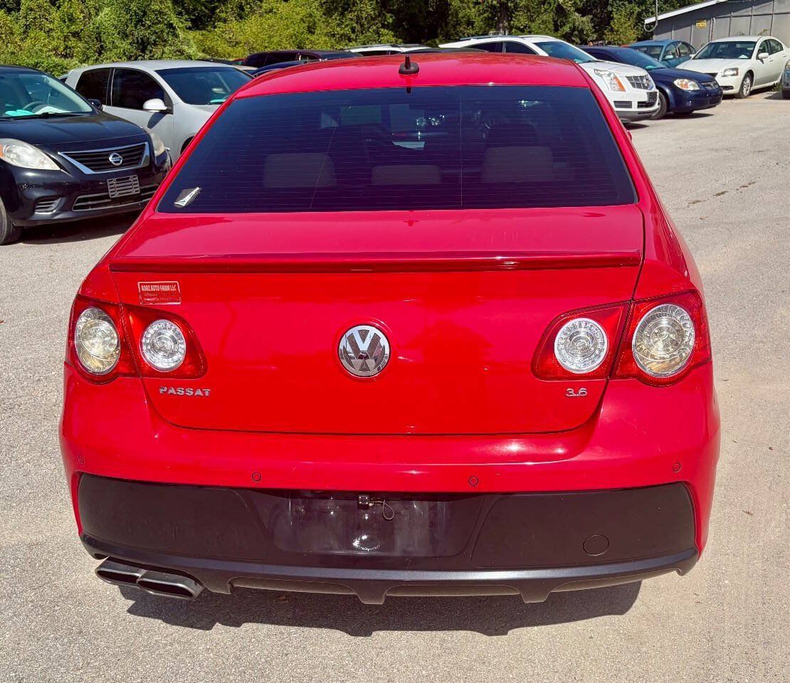 Used 2008 Volkswagen Passat VR6 FWD image 5