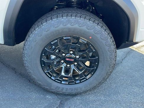 New 2026 GMC Canyon Elevation w/ Convenience Package RWD image 9