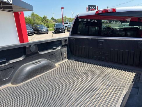 Used 2017 GMC Sierra 1500 SLE w/ Suspension Package, Off-Road AWD/4WD image 22